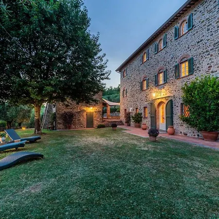 Rapondi, A Stone Farmhouse With Incredible View Lucca