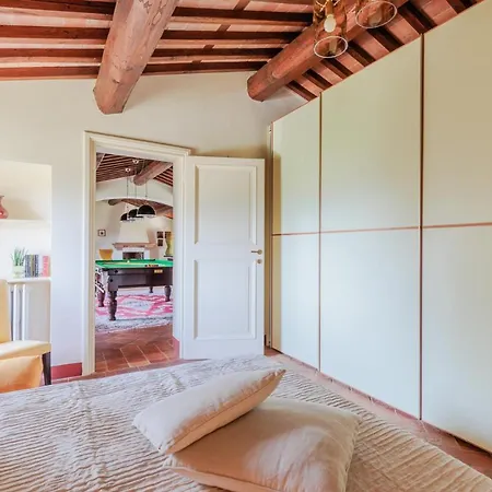 Rapondi, A Stone Farmhouse With Incredible View Villa Lucca