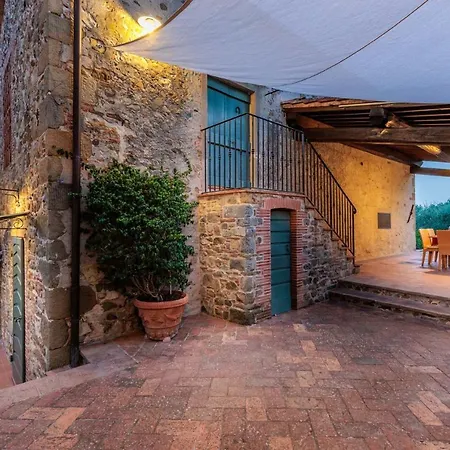 Rapondi, A Stone Farmhouse With Incredible View Villa Lucca