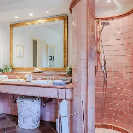 Villa Rapondi, A Stone Farmhouse With Incredible View Lucca